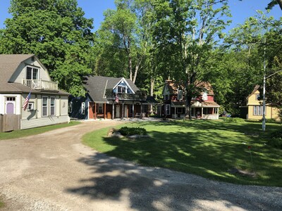 Doc's Lake house 2 bedroom apartment 