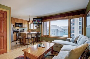 Living Area, Village at Breckenridge Peak 9 Inn, Liftside 403, Breckenridge Vacation Rental