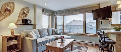 Living Area, Village at Breckenridge Peak 9 Inn, Liftside 402, Breckenridge Vacation Rental