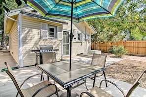 Private Patio | Gas Grill