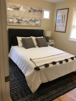 Bedroom #1 - Queen Bed