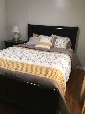 Bedroom #2 - Queen Bed