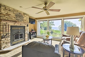 Living Room | 1st Floor | Free WiFi | Cable TV