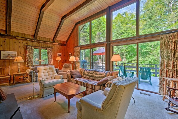 North River Vacation Rental | 5BR | 2.5BA | 2,700 Sq Ft | Stairs Required