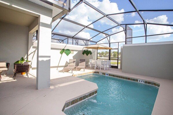 Screened Pool Area w Heater Service per req fee