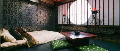 Samurai House Available on 8 guest