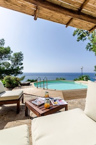 Villa Lea - Luxurious Design Villa with panoramic pool