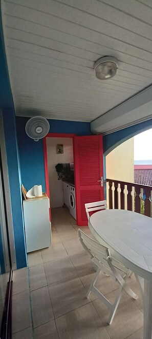 Ventilateur mural et volet roulant électrique