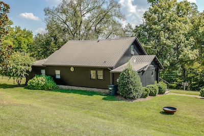 Wildflower Farm - Chic Countryside Leiper's Fork Retreat on 15 Acres with Pond