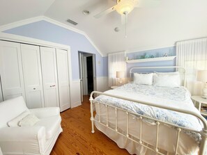 KING PRIMARY W/CLOSET STORAGE AND CHAIR