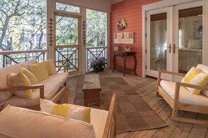 FIRST FLOOR SCREENED IN PORCH OFF OF DINING & QUEEN BEDROOM