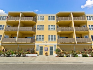 Sandpiper Exterior