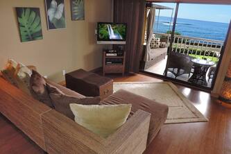 Alihi Lani 4: Full A/C - top floor Ocean Views! Upgraded throughout