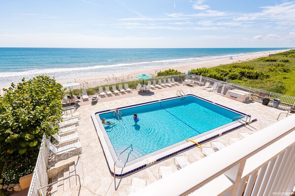 pool and beachview