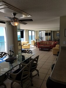 GORGEOUS AMAZING BEACH VIEWS CONDO DIRECTLY ON THE BEACH! Edgewater Beach Resort