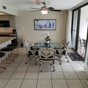 GORGEOUS AMAZING BEACH VIEWS CONDO DIRECTLY ON THE BEACH! Edgewater Beach Resort