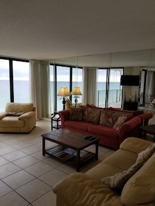 GORGEOUS AMAZING BEACH VIEWS CONDO DIRECTLY ON THE BEACH! Edgewater Beach Resort