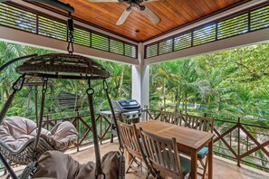 Enjoy a meal surrounded by natural light!
