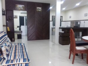 Bedroom 3 with 3 single beds.