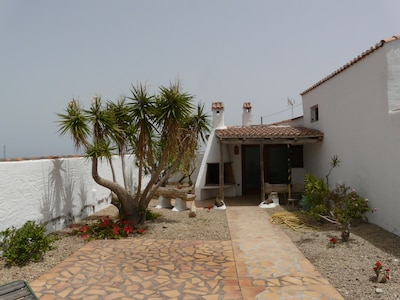 CASA RÚSTICA ROMÁNTICA JARDINES PORCHE CHIMENEA VISTAS MONTAÑA GRANADILLA MEDANO