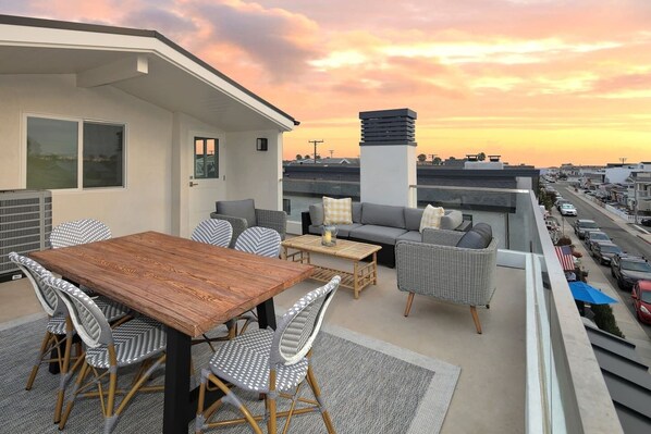 Rooftop Patio, Outdoor Dining,  Rooftop Outdoor living. Ocean View