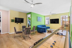 Spielezimmer