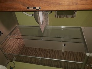 Unclassified image, 4 of 6, button