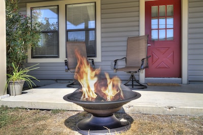 Graces' Mountain River Retreat Fire Pit, Rockers, 2 King Beds  Leather Recliners