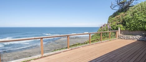 Beautiful oceanfront  views from the huge sundeck