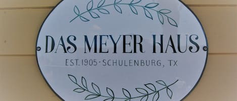 Das Meyer Haus - Handpainted sign from Italy