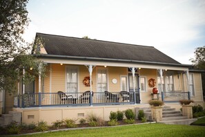 Das Meyer Haus, Est. 1905 Schulenburg Texas