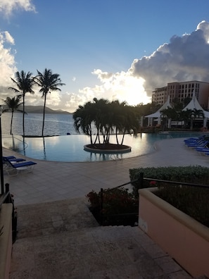 Infinity edge Hotel Pool