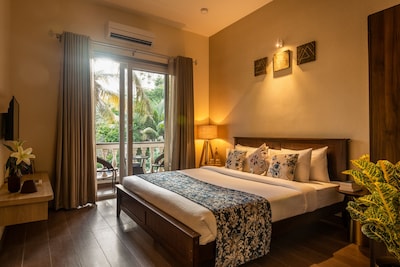 Villa Serenity 6  bedrooms with private pool and parking, close to Baga Beach 