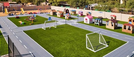 [Amenities] Mini soccer field among the kids playsets