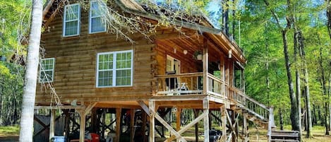 The log cabin on the Canoochee River in Claxton, GA