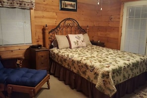 Master bedroom with queen size bed