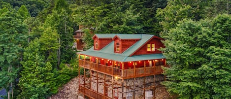 Nestled in the forest but only 5 min drive from downtown Gatlinburg