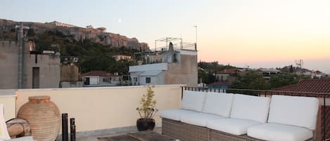 Roof top terrace with Acropolis view