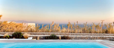  Magnificent Pool View-Sea View