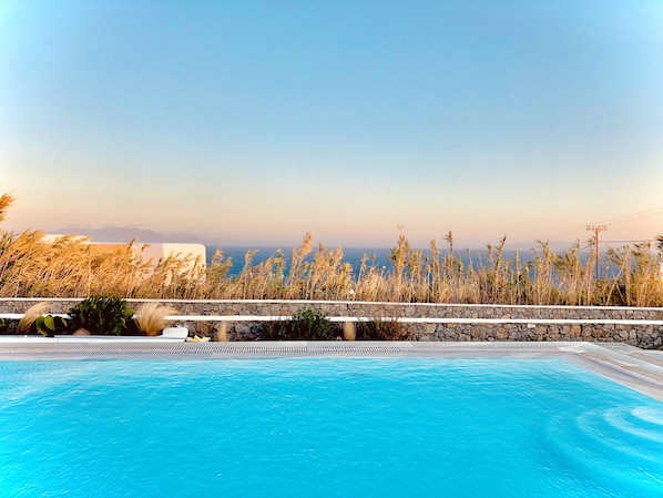  Magnificent Pool View-Sea View