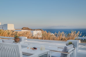 Balcony with a spectacular sea view






