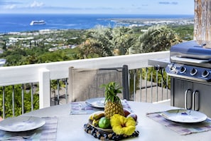 Outdoor dining with 180 degree views!