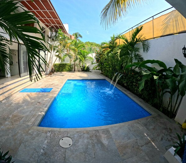 pool dimensions are 5m long, 3m wide and 1.1m deep