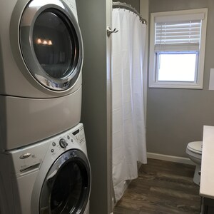 Beautiful Newly Renovated Houseboat in Venice Marina