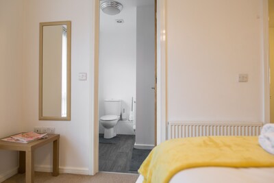 Alban  Townhouse, 1.5 miles from Manchester City Centre