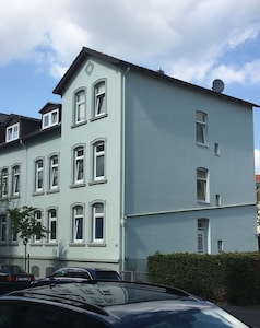 Ruhige 3 Zi., Küche, Bad. 80 qm, Balkon u. Garten mitten in der Stadt 