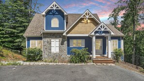 New Craftsman Foothills Retreat