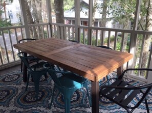 Outdoor dining