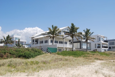 Absolute Beachfront House 3 Levels in Palm Beach