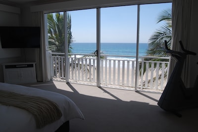 Absolute Beachfront House 3 Levels in Palm Beach